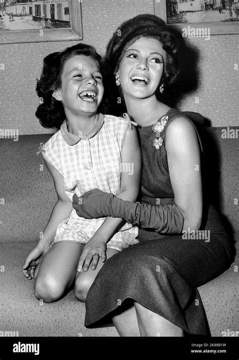 yasmin khan rita hayworth daughter|Yasmin Aga Khan